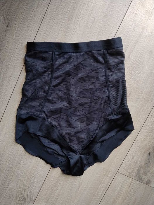 Majtki wyszczuplające Triumph r. 38