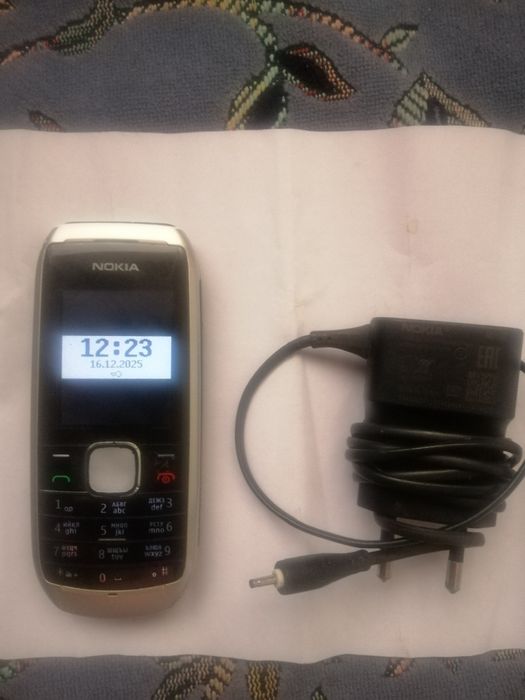 Продам 2- мобiльних телефона NOKIA 105 i 1800 .