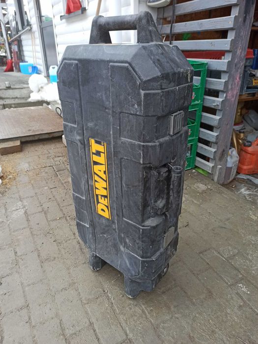 Młot wyburzeniowy DeWaltD25960