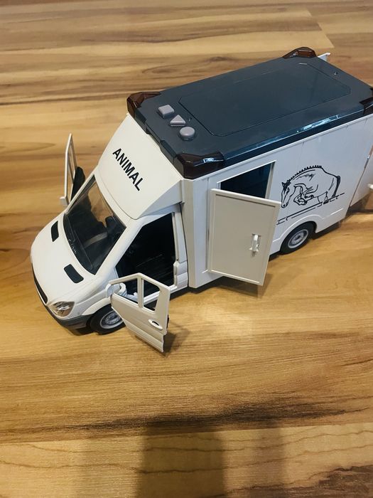 Pojazd auto lecznica dla zwierząt napęd + światło