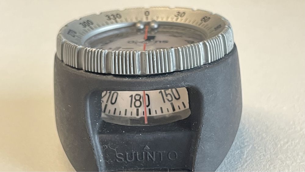 Kompas nurkowy Suunto w super stanie.