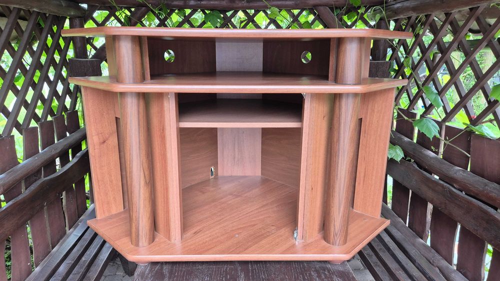 Stolik pod telewizor