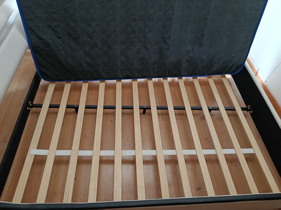 Cama de Casal Completa com Colchão | Excelente Estado