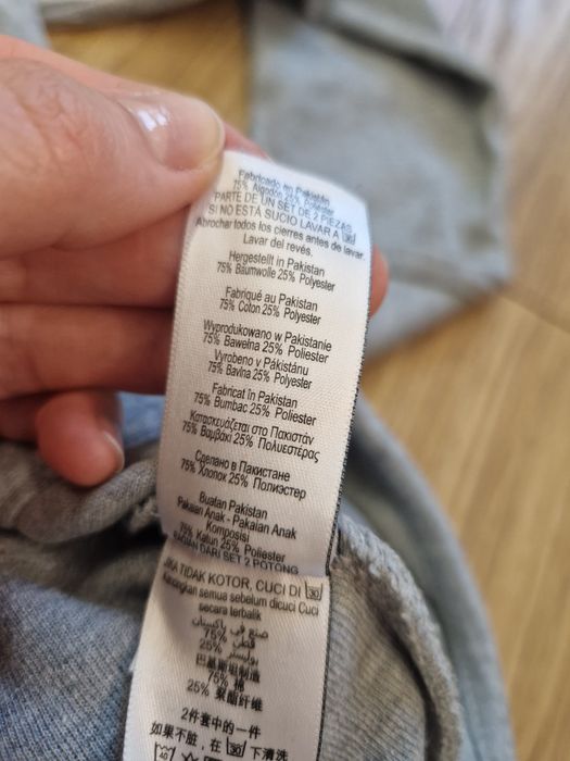 Bluza rozpinana z kieszeniami 176