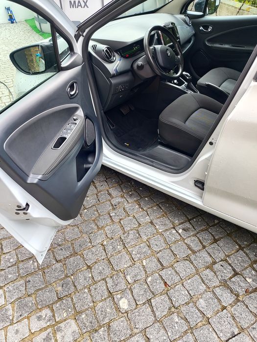 Renault Zoe itens 41 kWh R110 com 56 mil kms