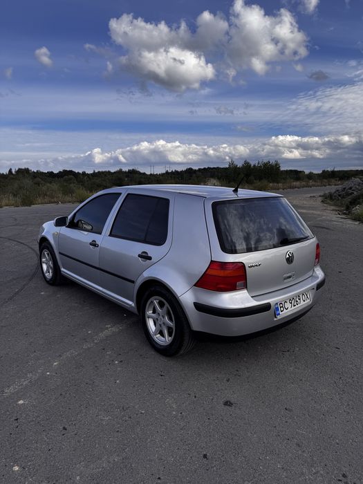 Volkswagen Golf  4