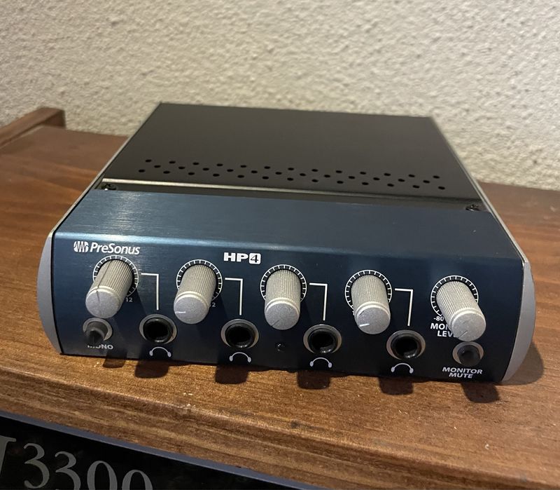 Presonus hp4 em otimas condicoes