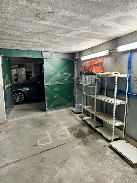 Garagem / arrumos / box fechada