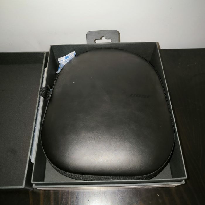 Bose Noise Cancelling Headphones 700