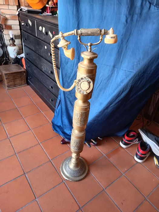 Telefone muito antigo