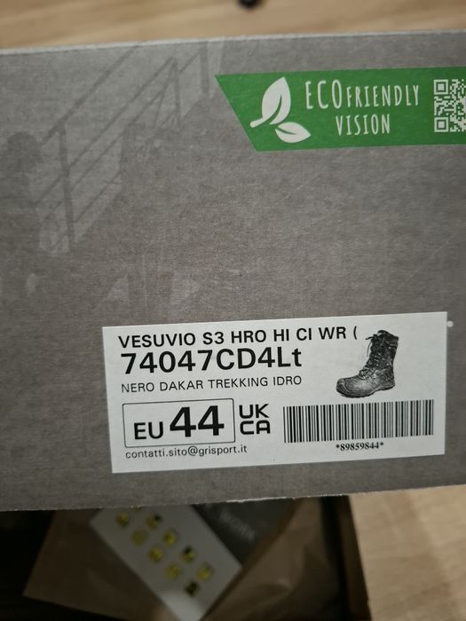 buty przeznaczone do pracy na dworze