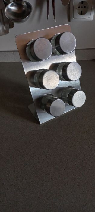 6-Spice Jar Stand + Two Extras424592775295815681