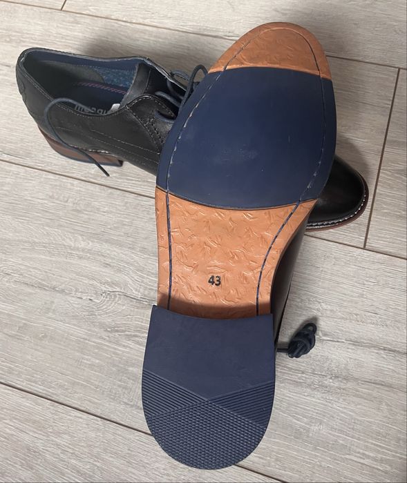 Męskie nowe buty ze skóry naturalnej 43