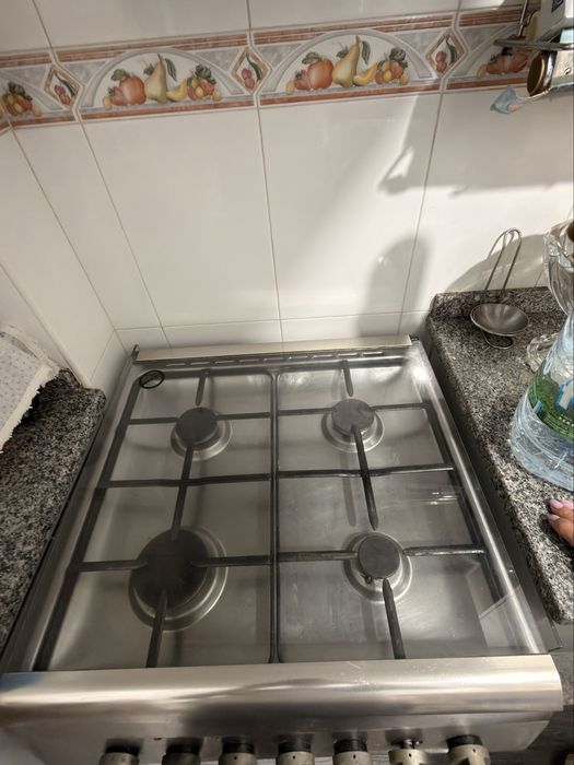 Fogão a gás canalizado + forno elétrico