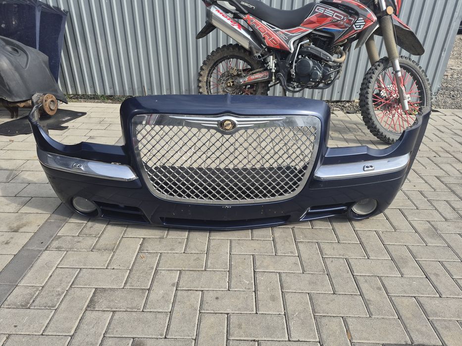 Бампер передній Chrysler 300c 300, крайслер