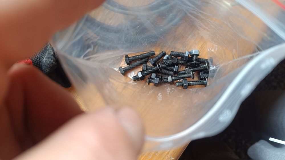 Stojak na drewno, narzędzia do kominka