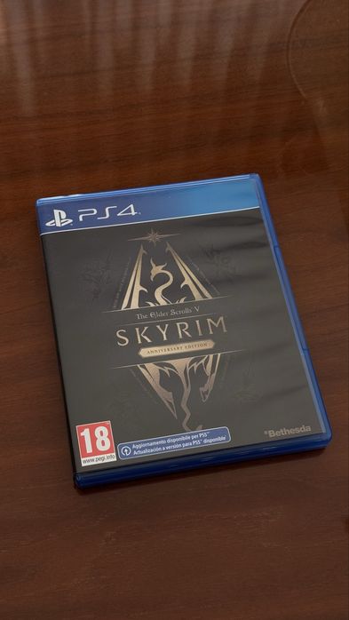The Elder Scrolls V: Skyrim Anniversary Edition PS4 - Como Novo