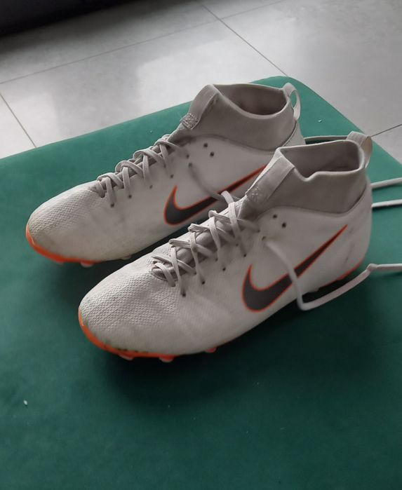 Buty piłkarskie, lanki
