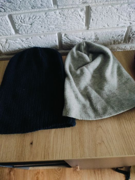 Czapki damskie uniwersalne