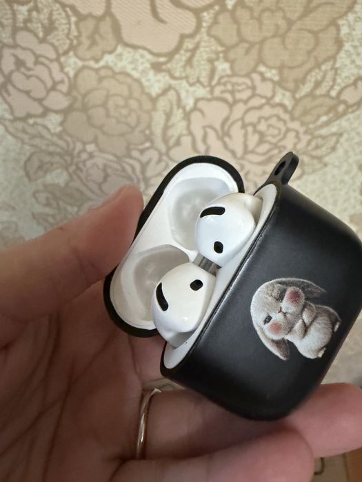 Наушники AirPods 4