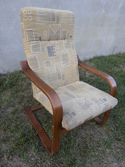 Fotel bujany drewniany