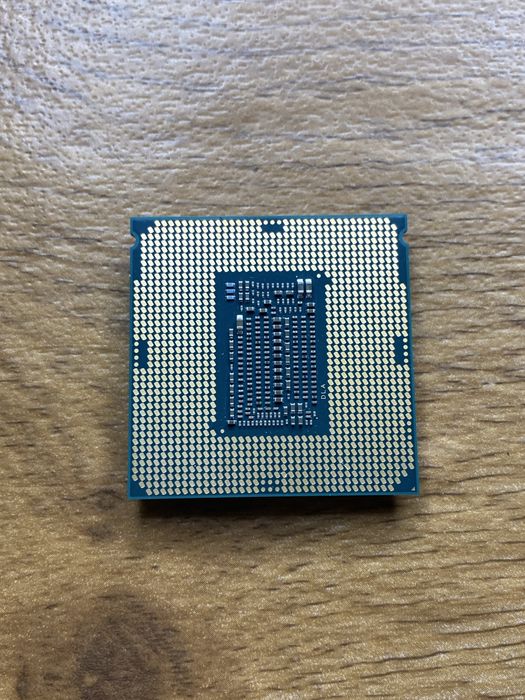 Процессор intel core i7 9700k 8 ядер 4.9 Ггц частота идеал 1151v2