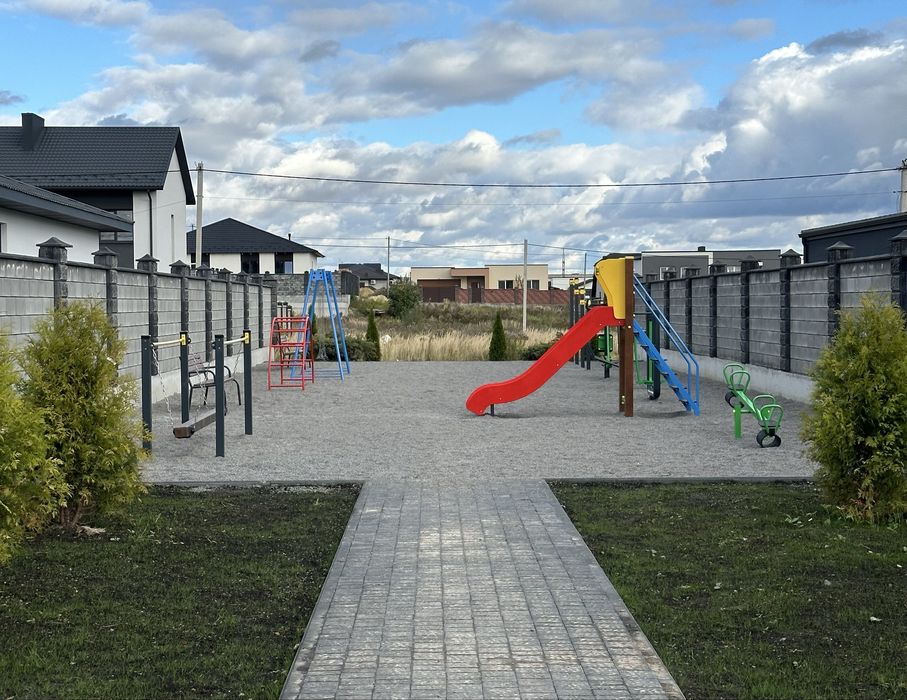 Сучасний котедж масив макарова