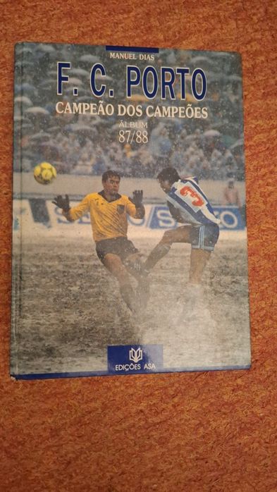 Livro de capa dura do FCP campeão europeu 87