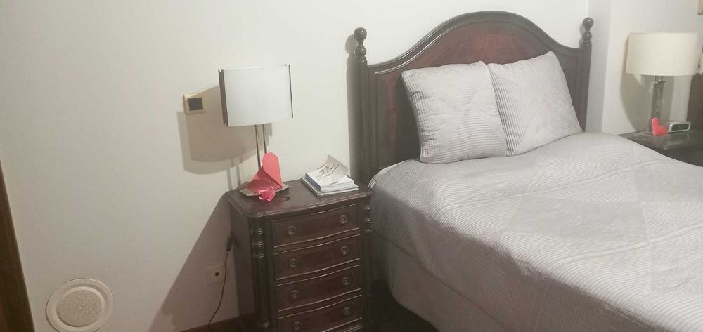 Cama de casal/quarto completo raiz de nogueira