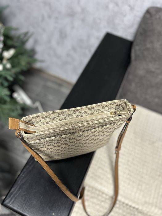 Продам сумку Michael Kors