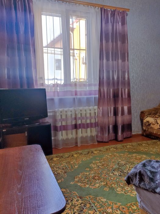 Посуточно квартира 2 кім.  здається