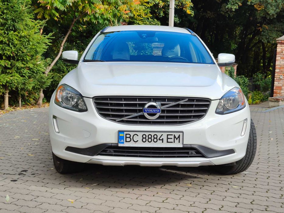 Volvo XC60 2015 2.0 FWD бензин