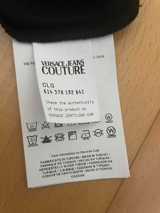 T-Shirt preta - marca Versage