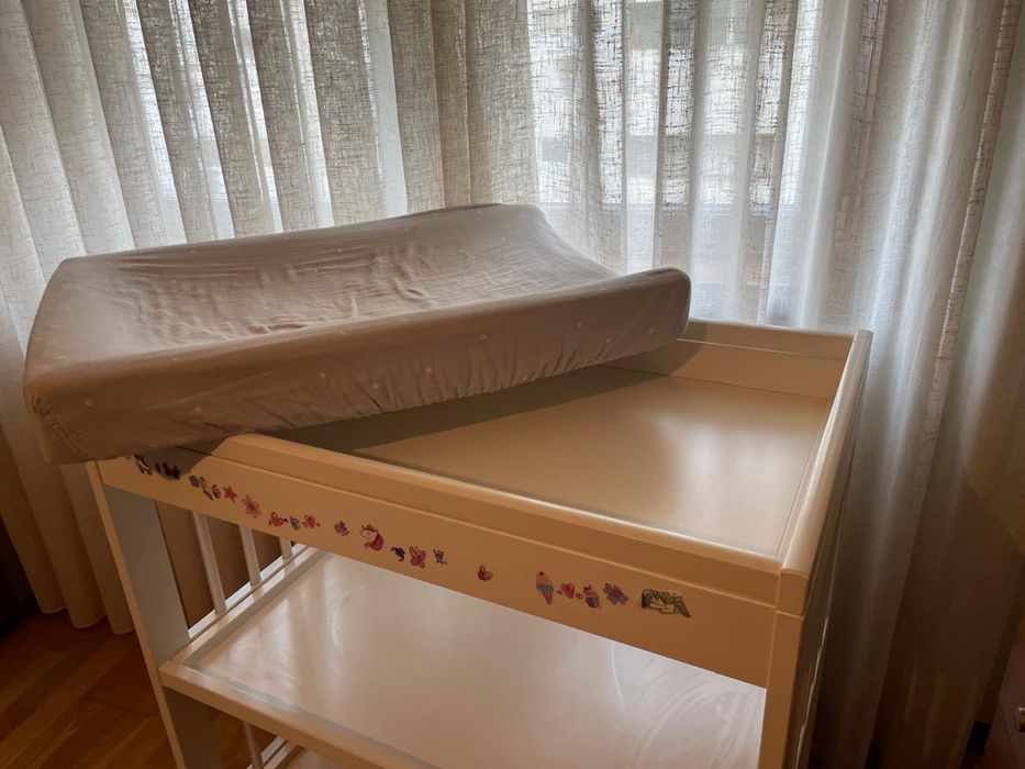 Movel muda fraldas IKEA com esponja