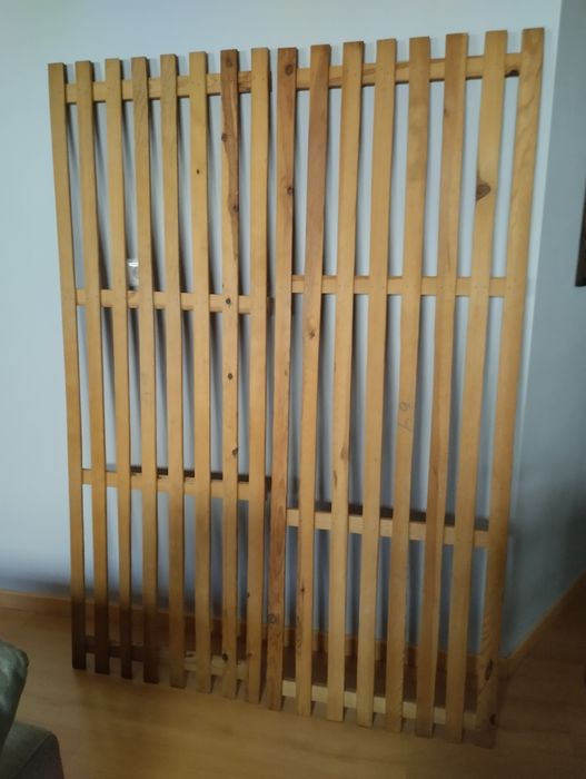 Cama de casal em bom estado