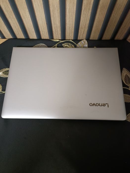 Laptop – Intel i7 / 12 GB RAM / SSD 1 TB / NVIDIA 940MX 4GB