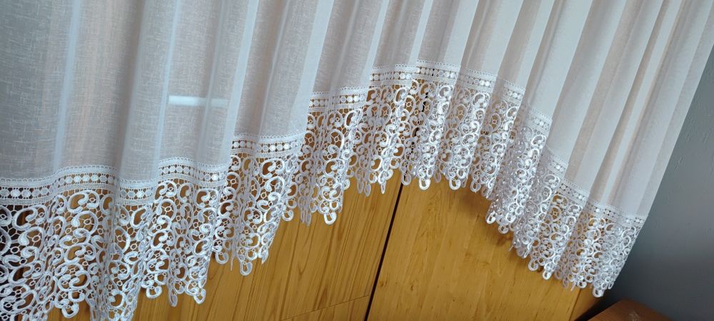 Nowa firanka z gipiurą 180 x 150/120cm