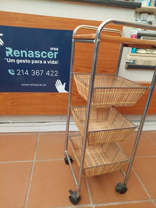 Carrinho de verga para cozinha