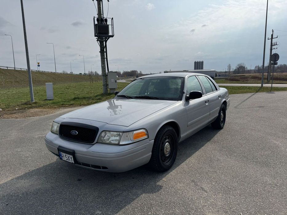 Ford Crown Victoria