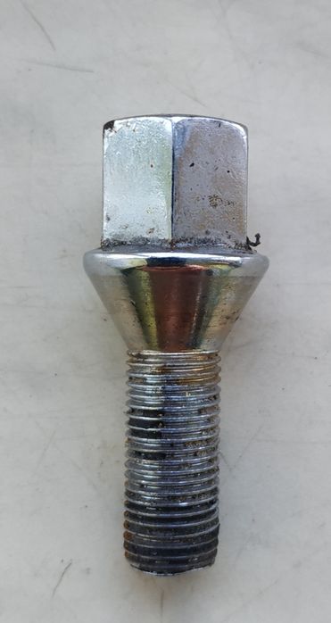 Болт шпилька колесна М12Х26 конус