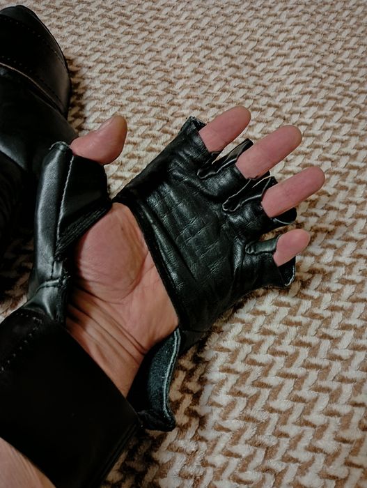 Перчатки для единоборств открытые ручной роботы.