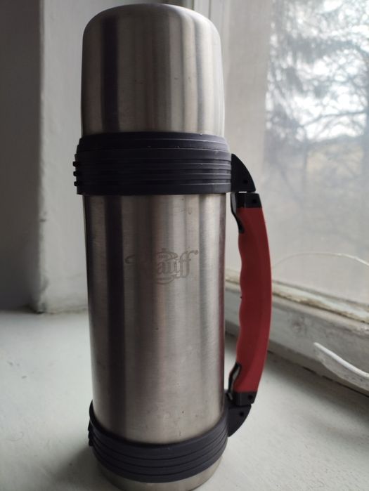Термос харчовий.