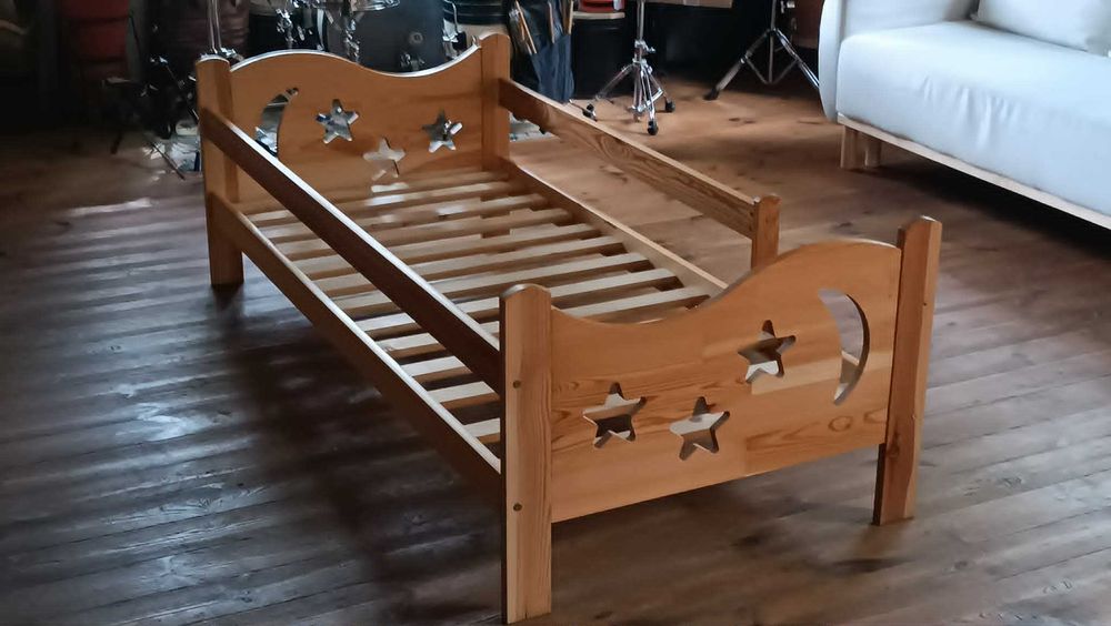 łóżko dziecięce drewniane