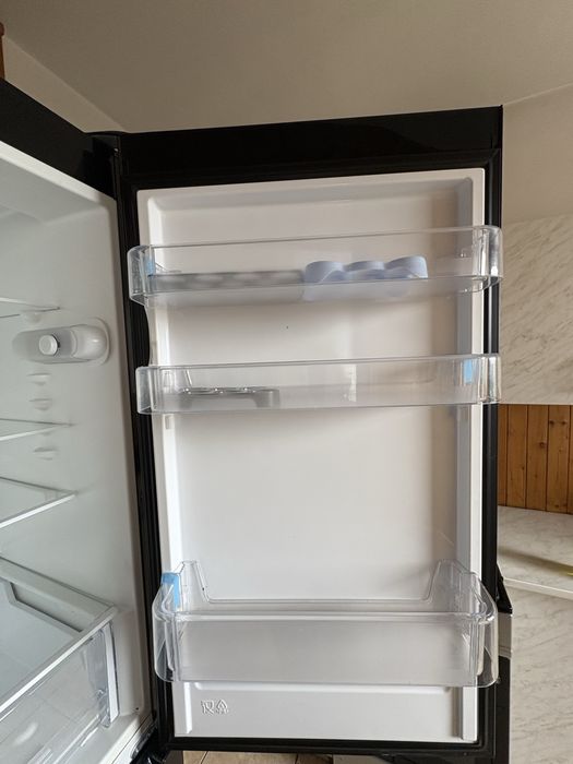 Lodowka indesit czarna no frost