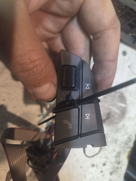 Consola seat leon 1m 2din adaptada.