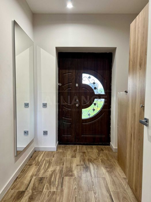 Просторий 2х пов. будинок з ділянкою 9 сот. Ремонт, меблі та техніка!