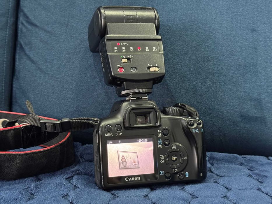 Aparat Lustrzanka Canon EOS 1000D + dodatki