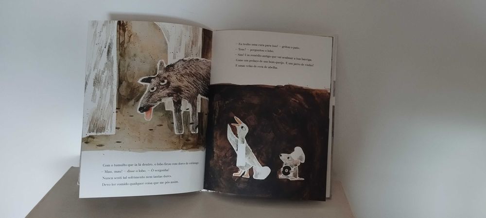 Livro A pequena sereia e O lobo, o pato & o rato