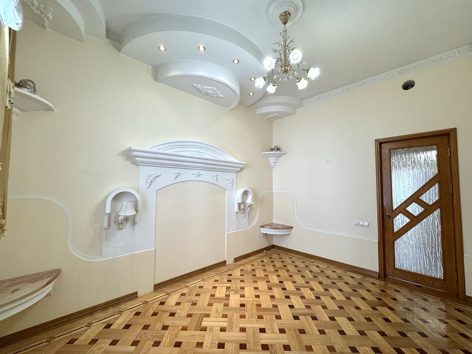 Продажа части дома в центре со своим фасадным входом