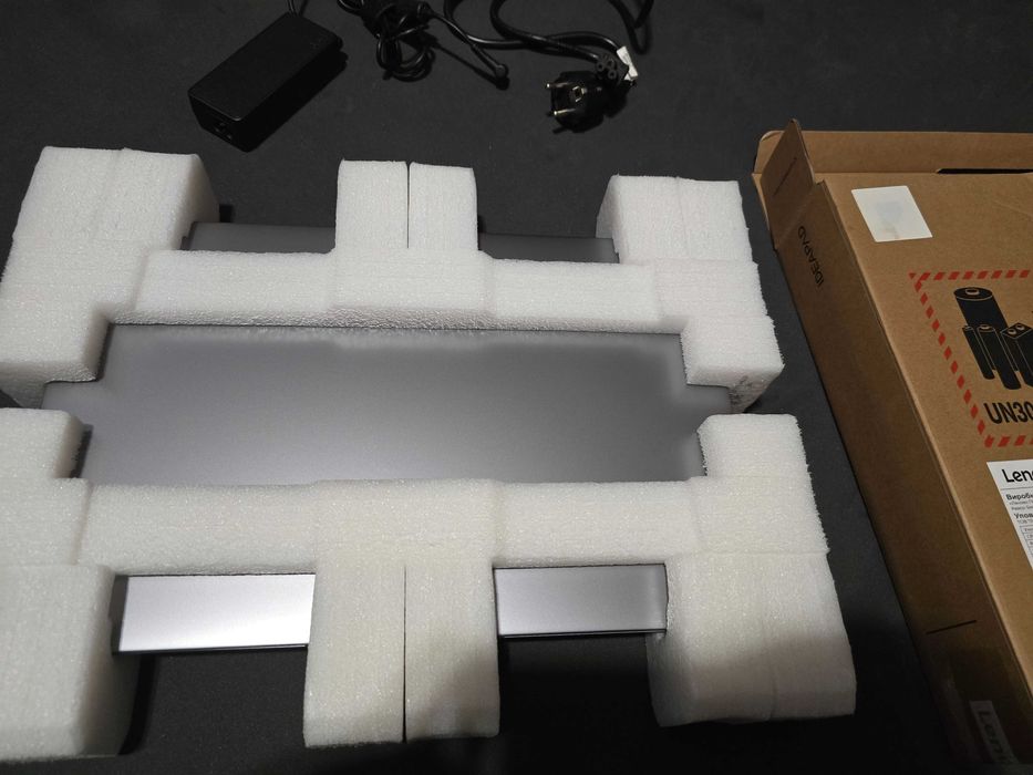 Ноутбук Lenovo Ideapad Slim 3 15IAH8 Arctic Grey (стан нового)